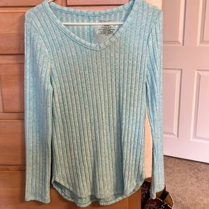 No Boundaries slight V neck sweater